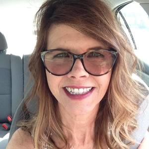 Meet your Posher, Carrie